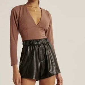 Abercrombie & Fitch | Long Sleeve Plunge Neck Blouse NWT (L)